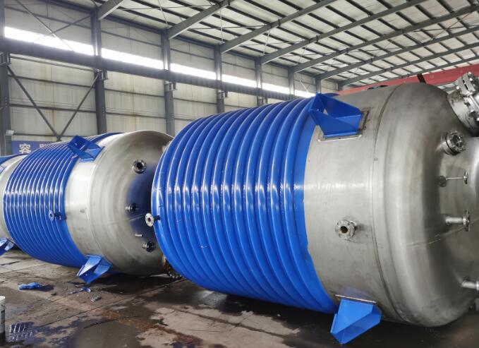 廣東地區(qū)不銹鋼外半管反應釜待發(fā)貨發(fā)貨現(xiàn)場